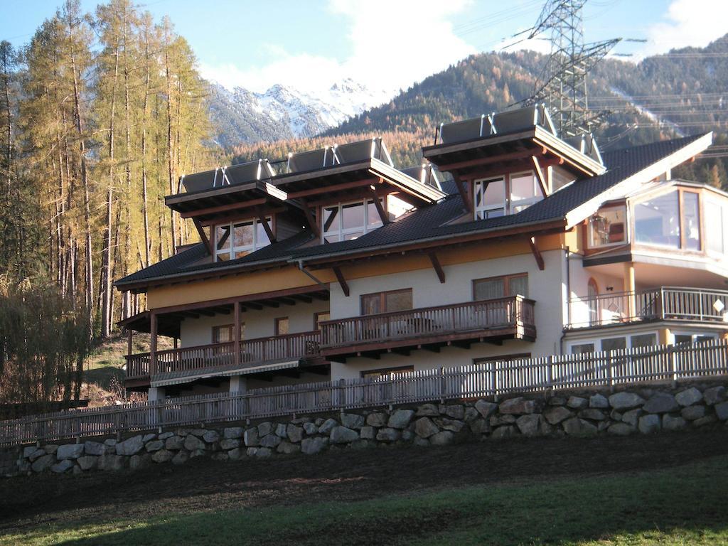 Gaestehaus Falkenblick Arzl im Pitztal Exteriér fotografie